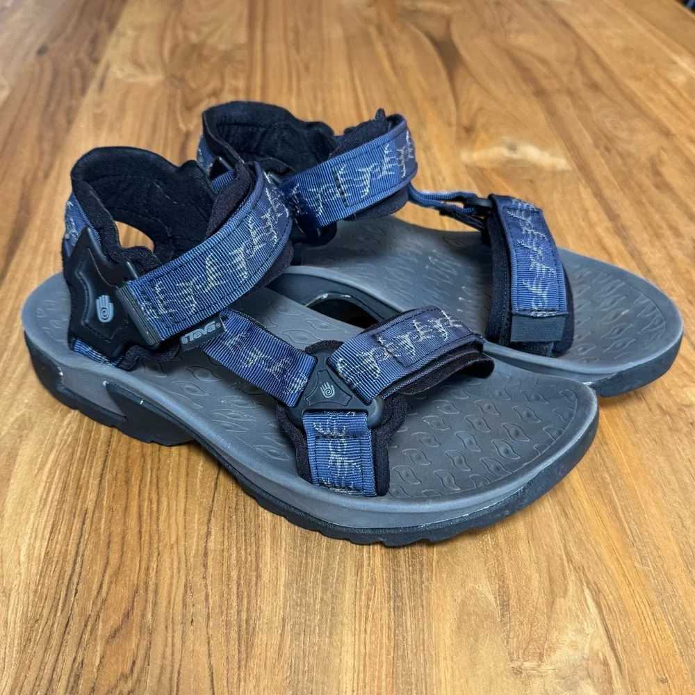Teva Hurricane Sandals Men’s 8 Navy Blue Patterned